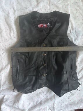 ZONY Black Leather Snap-Front Vest